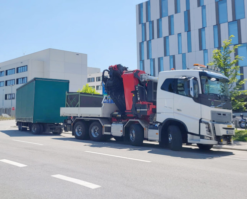 Fuhrpark schweres Ladekranfahrzeug Jumbo-Planenanhaenger